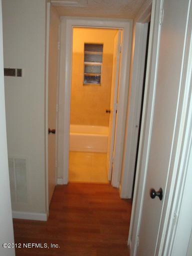 10357 Westmar Road Jacksonville, FL 32218 - Photo 5 of 9 a view of closet