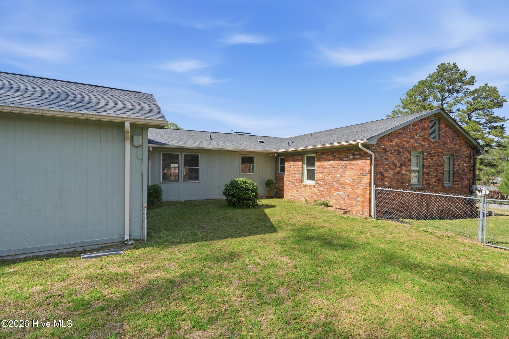 104 McDonald Drive Rockingham, NC 28379 - Photo 5 of 33 A7409056