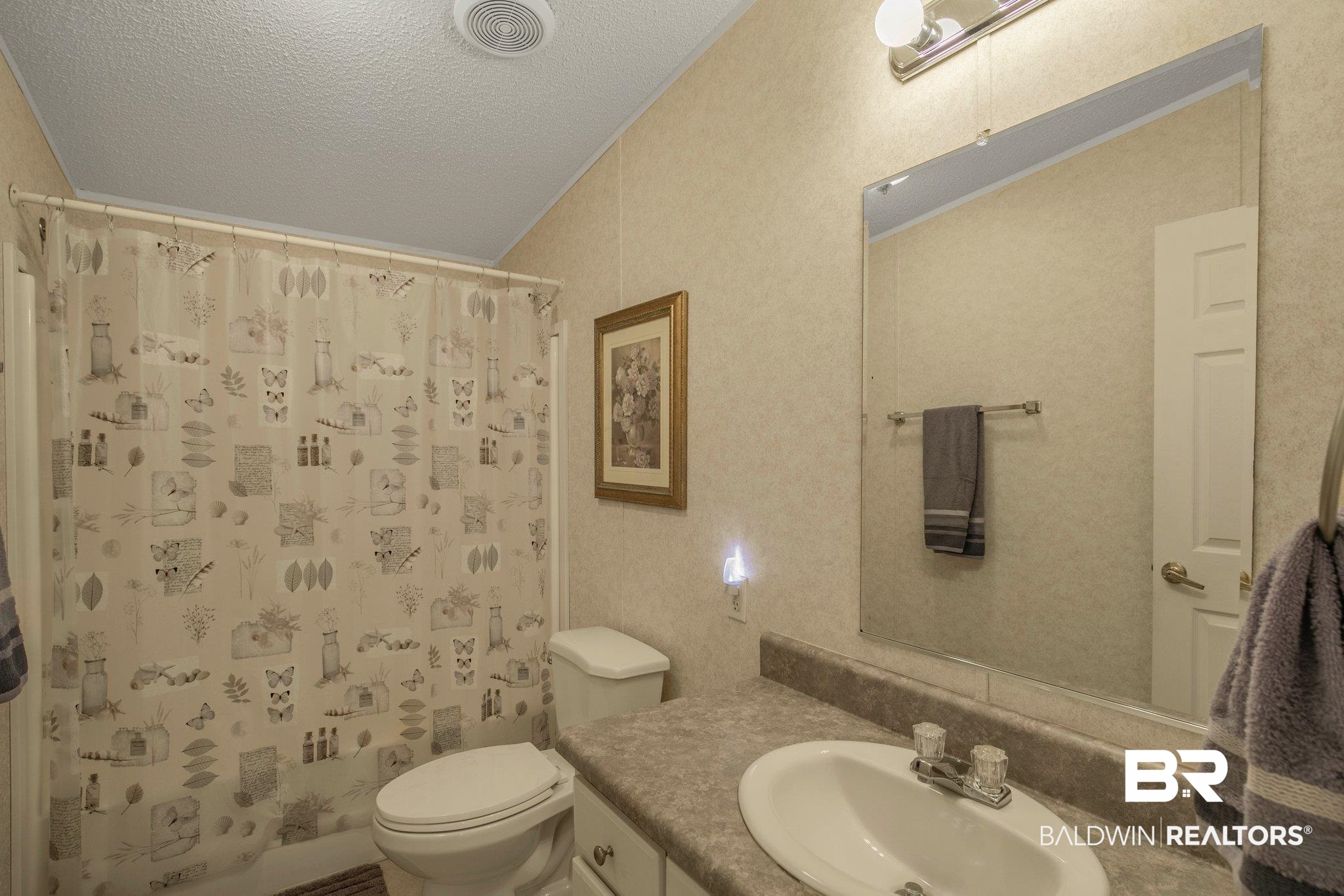 11651 County Road 48 Fairhope, AL 36532 - Photo 35 of 38 2nd Full Bath