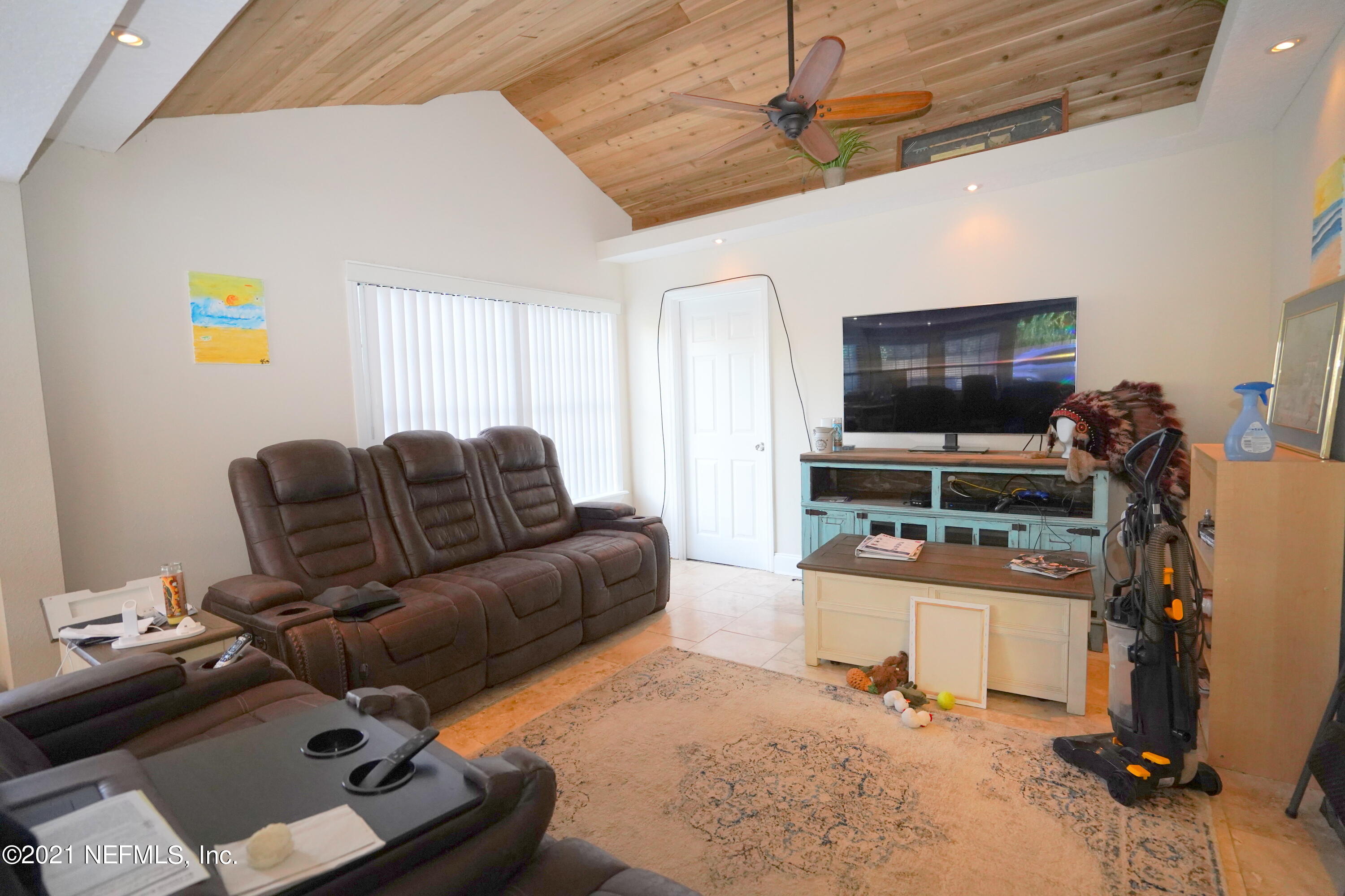 5830 Firestone Road Jacksonville, FL 32244 - Photo 8 of 32 LIVING