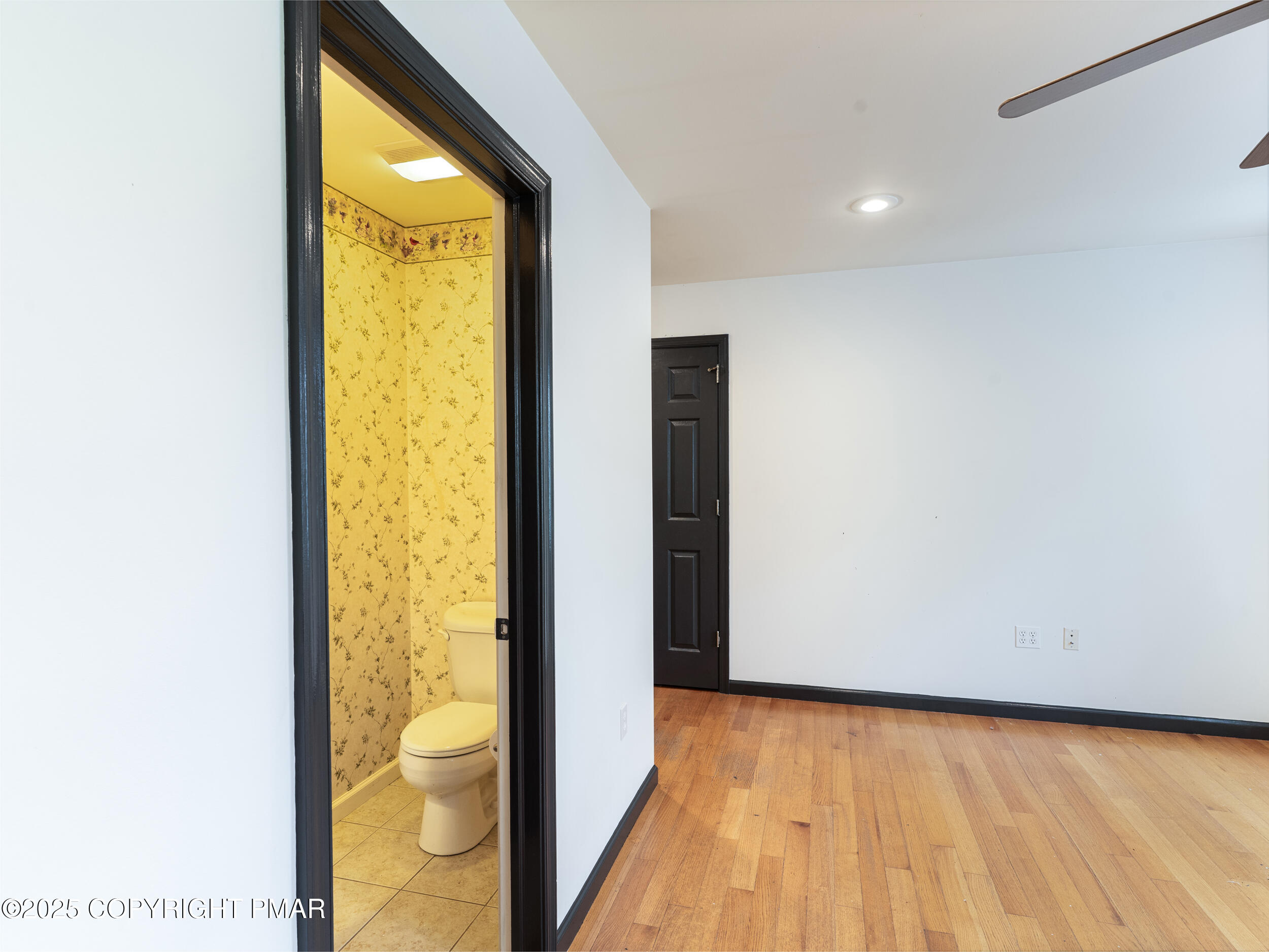 5110 Oak Lane Canadensis, PA 18325 - Photo 13 of 58 a view of front door