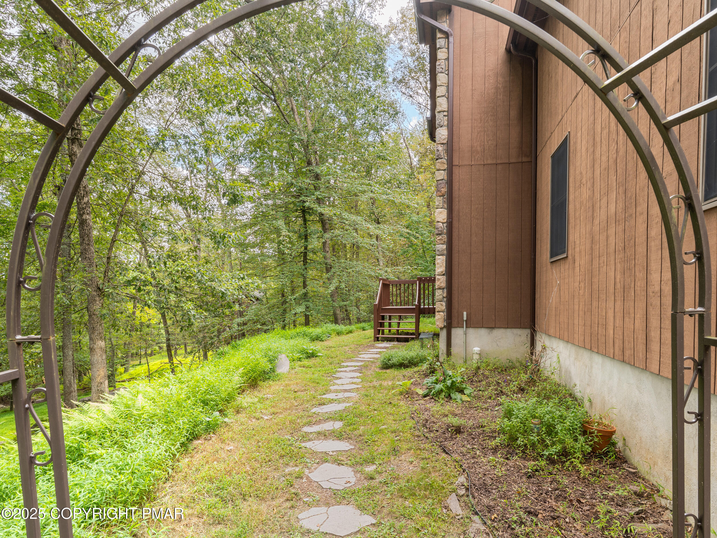 5110 Oak Lane Canadensis, PA 18325 - Photo 42 of 58 a backyard of a house with lots of green space