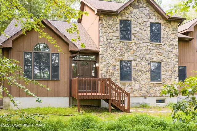 $449,000 | 5110 Oak Lane, Canadensis, PA 18325