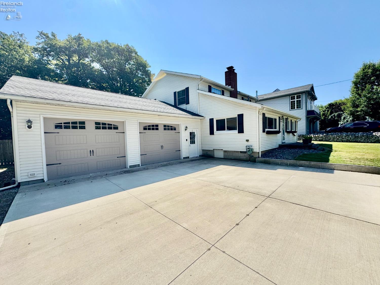 103 Hidden Beach Road Lakeside Marblehead, OH 43440 - Photo 2 of 29 Gallery Image 2