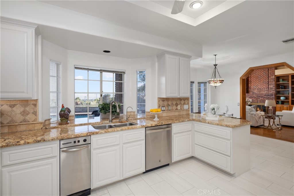 102 Mill Run Monrovia, CA 91016 - Photo 32 of 75