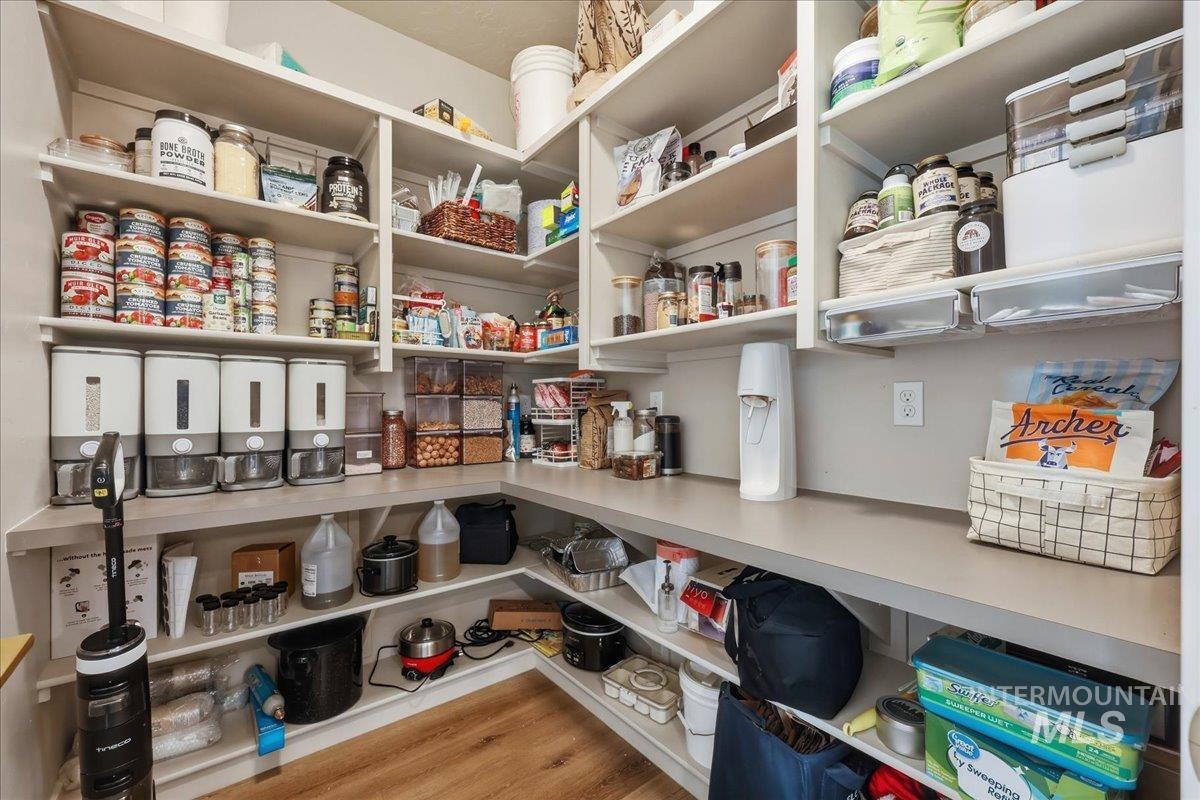 305 Tiffany Rose Way Wilder, ID 83676 - Photo 10 of 31 View of pantry