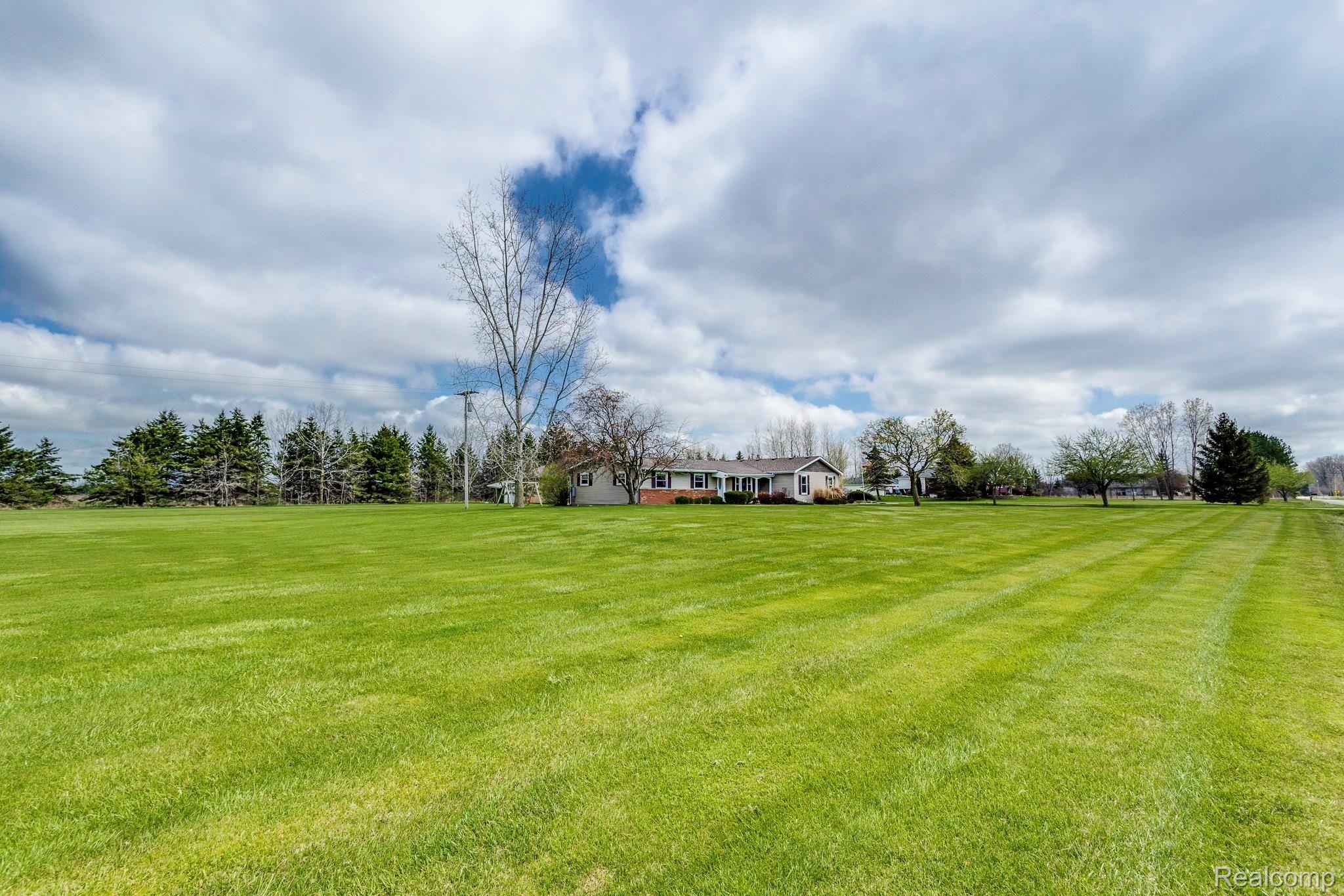 620 Miller Road Memphis, MI 48041 - Photo 5 of 62 620 Miller (10 of 62).jpg