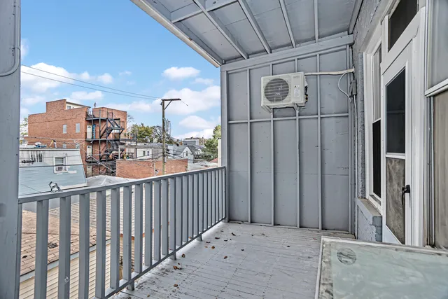 $1,895 | 2634 West Cortez Street, Unit 2R, Chicago, IL 60622