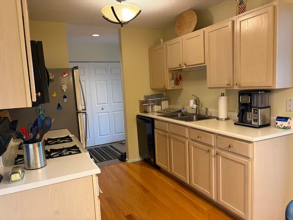 $2,200 | 57 Hunt Club Drive, Unit 57, St. Charles, IL 60174