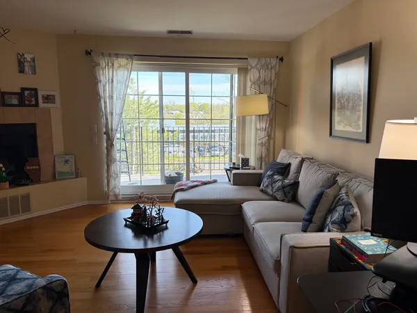 $2,200 | 57 Hunt Club Drive, Unit 57, St. Charles, IL 60174