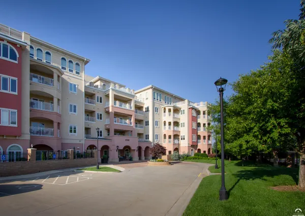 $400,000 | 4500 Bob Billings Parkway, Unit 403, Lawrence, KS 66049