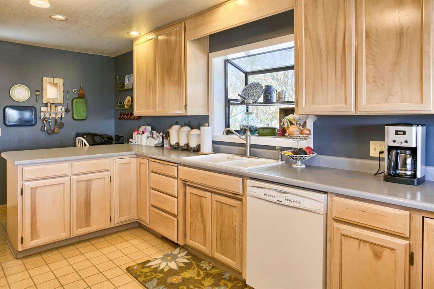 2402 Old Military Road Central Point, OR 97502 - Photo 9 of 35 Additional Photo