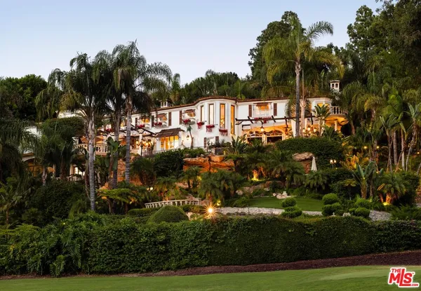 a view of a golf course