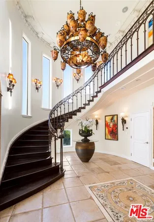 a view of entryway and hall