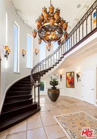 a view of entryway and hall