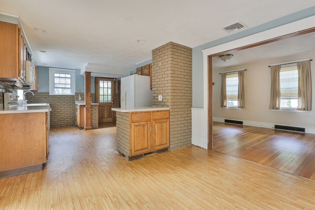 6 Allison Road Saugus, MA 01906 - Photo 9 of 21 Gallery Image 9