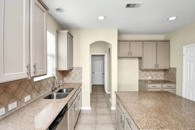 $3,250 | 6315 Bain Drive, Missouri City, TX 77459