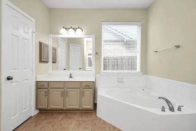 $3,250 | 6315 Bain Drive, Missouri City, TX 77459