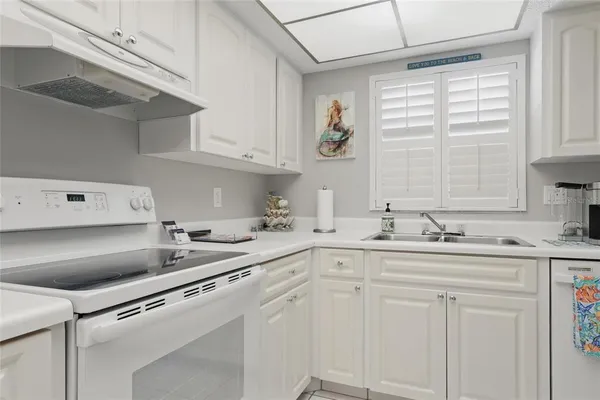 $199,999 | 2220 Stickney Point Road, Unit 531, Sarasota, FL 34231