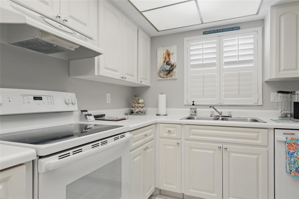 2220 Stickney Point Road, Unit 531 Sarasota, FL 34231 - Photo 5 of 25