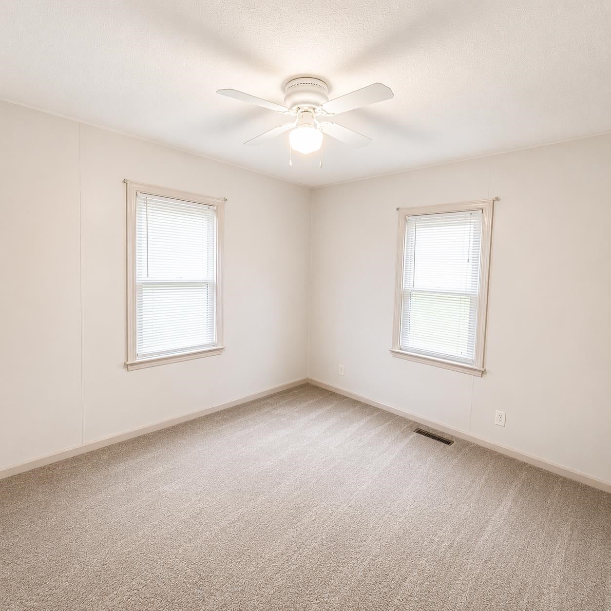 206 Cambridge Street Bay City, MI 48708 - Photo 13 of 15 Gallery Image 13