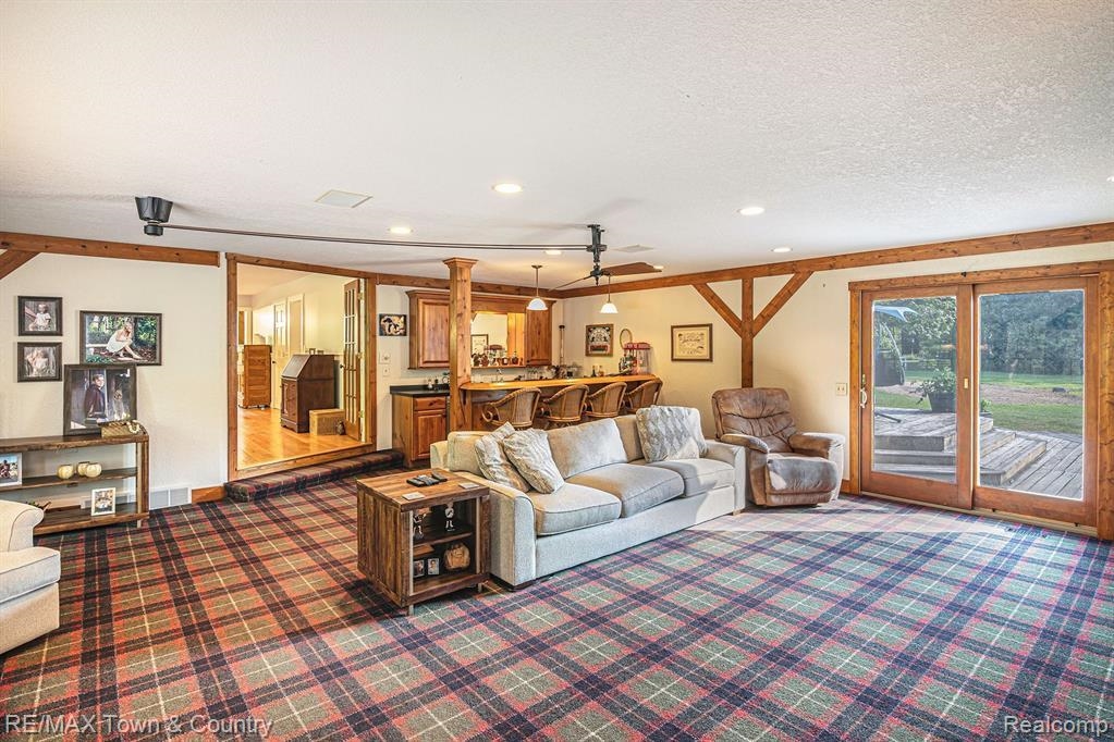 6277 Elms Road Flushing, MI 48433 - Photo 6 of 47 50085997-5.JPG