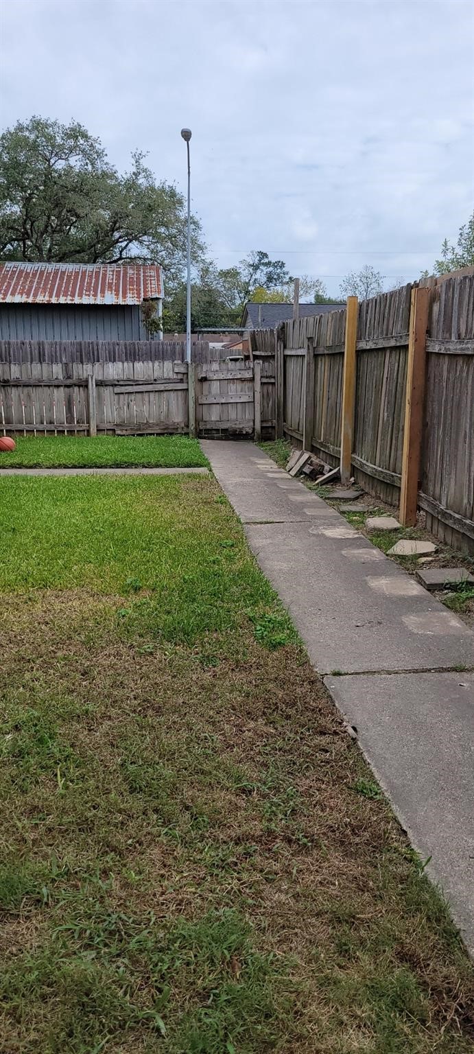 502 Sammon Drive, Unit 2 Humble, TX 77338 - Photo 3 of 8