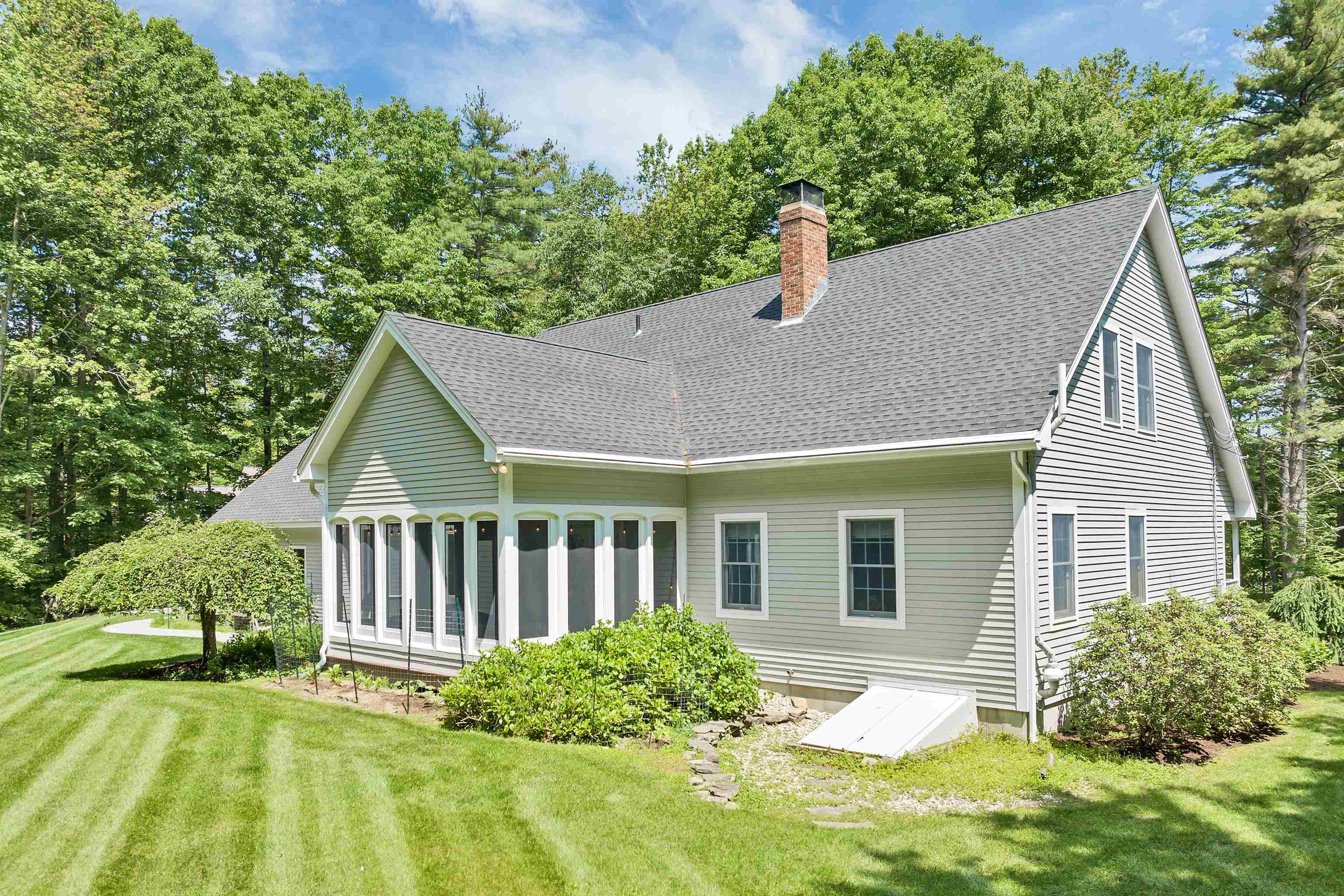 292 Forest Road Wolfeboro, NH 03894 - Photo 4 of 36 Gallery Image 4