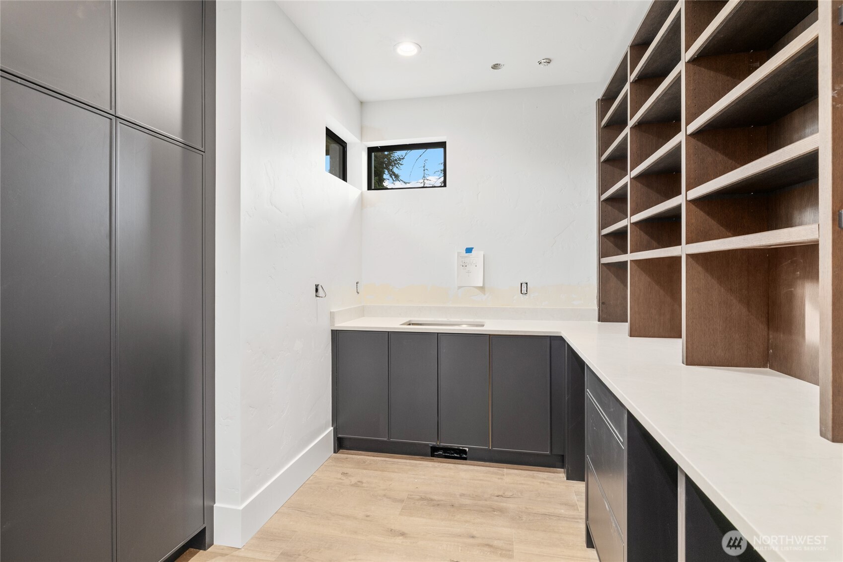331 Kokanee Loop Cle Elum, WA 98922 - Photo 13 of 40 a kitchen with a sink and cabinets
