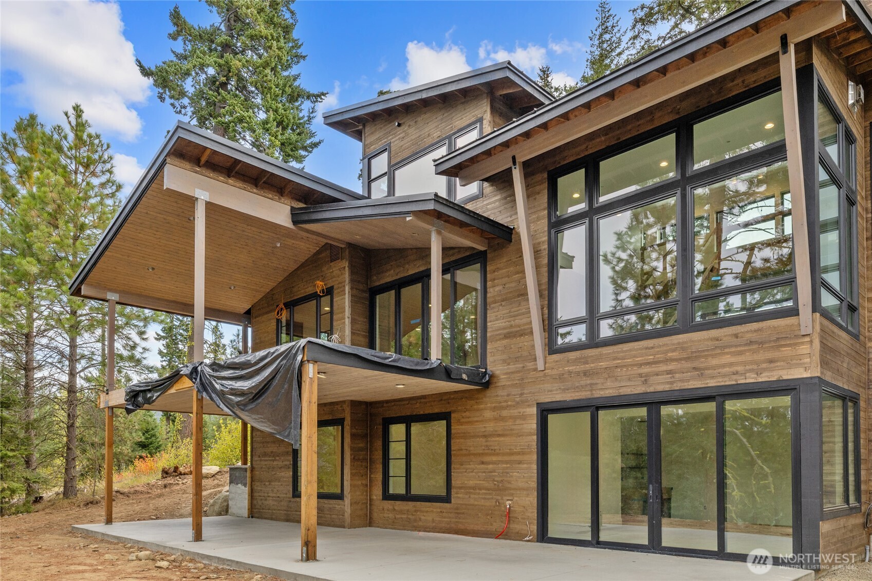 331 Kokanee Loop Cle Elum, WA 98922 - Photo 31 of 40 front view of a house with a porch
