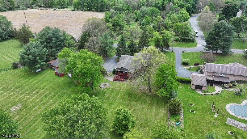 112 Allerton Road Annandale, NJ 08801 - Photo 4 of 50