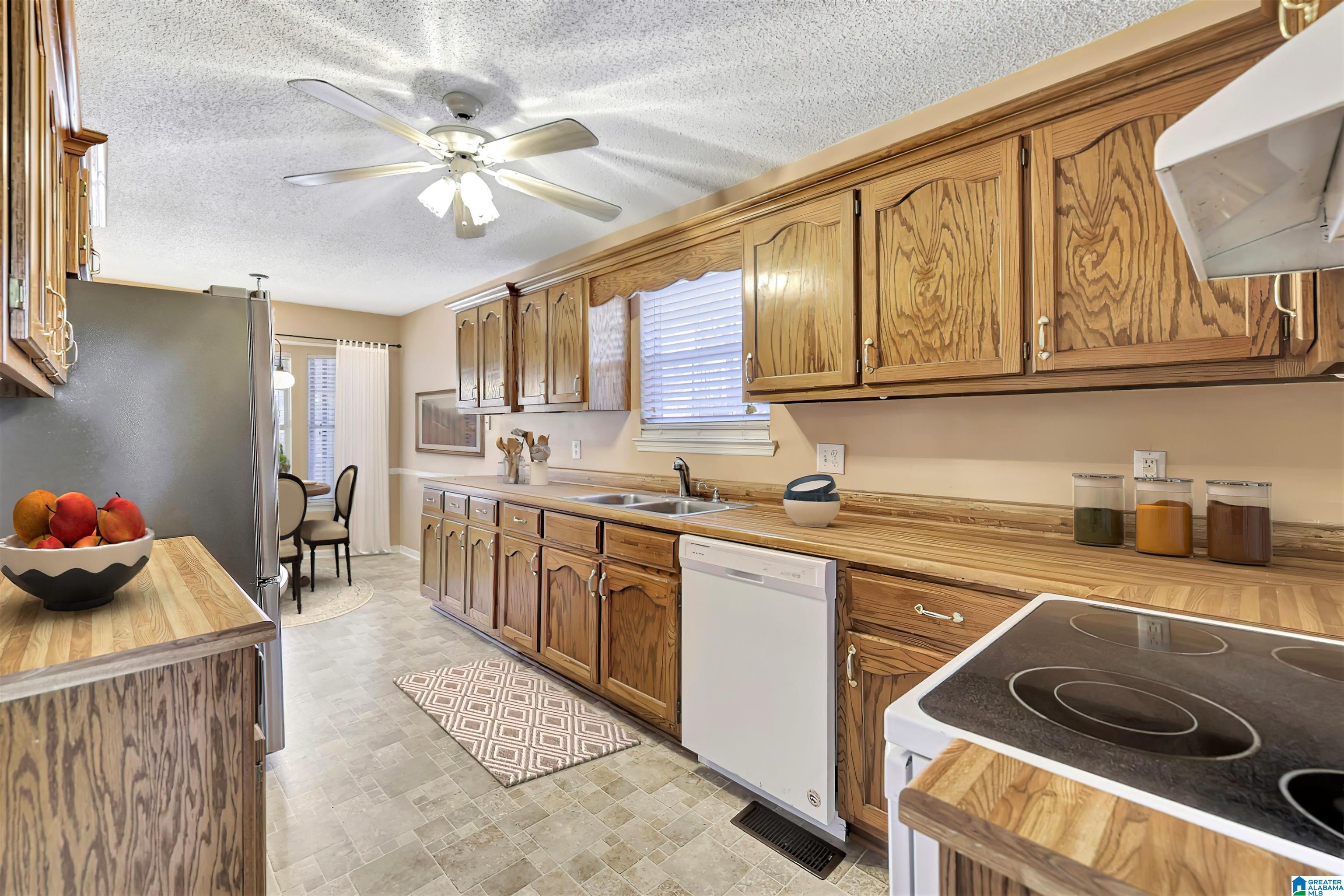 7425 Happy Hollow Road Trussville, AL 35173 - Photo 4 of 18