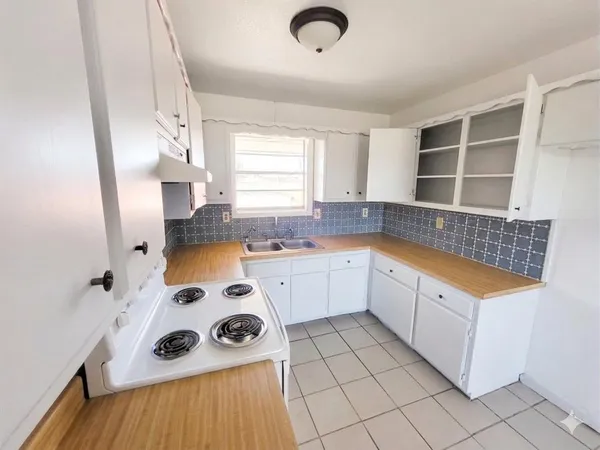 $200,000 | 305 Sierra Vista Drive, Chico, TX 76431