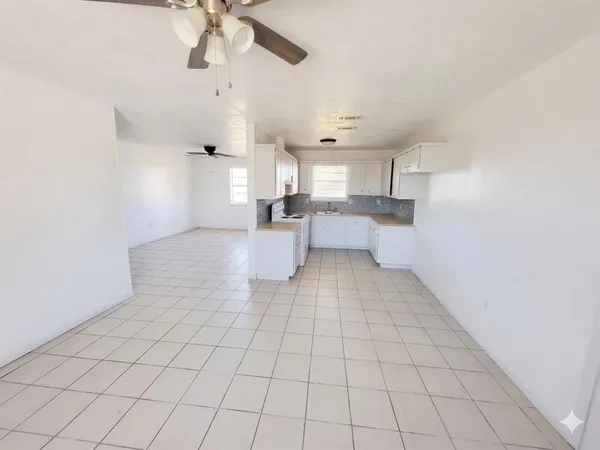 $200,000 | 305 Sierra Vista Drive, Chico, TX 76431