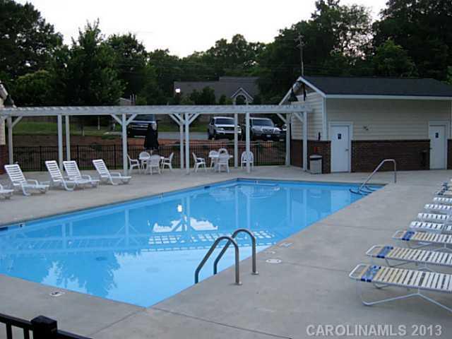 1000 East Woodlawn Road, Unit 413 Charlotte, NC 28209 - Photo 13 of 15
