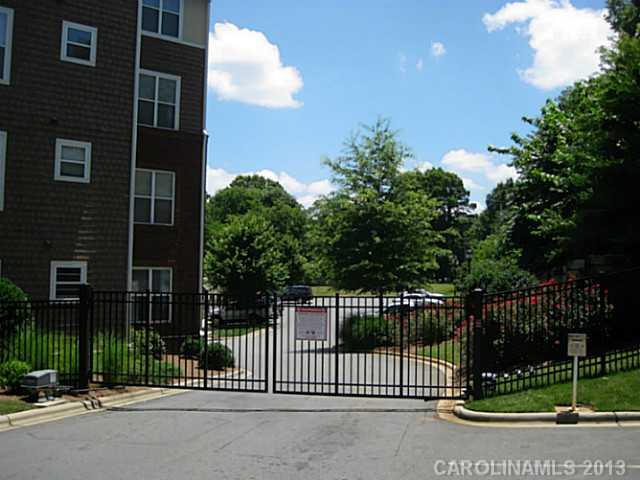 1000 East Woodlawn Road, Unit 413 Charlotte, NC 28209 - Photo 14 of 15