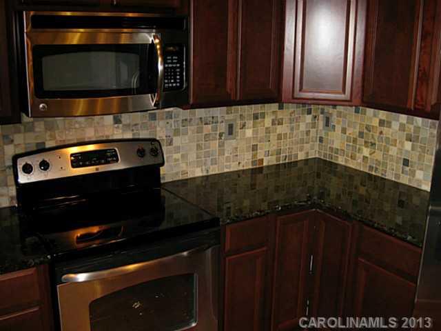 1000 East Woodlawn Road, Unit 413 Charlotte, NC 28209 - Photo 3 of 15
