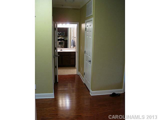 1000 East Woodlawn Road, Unit 413 Charlotte, NC 28209 - Photo 4 of 15