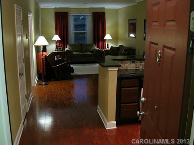 1000 East Woodlawn Road, Unit 413 Charlotte, NC 28209 - Photo 5 of 15
