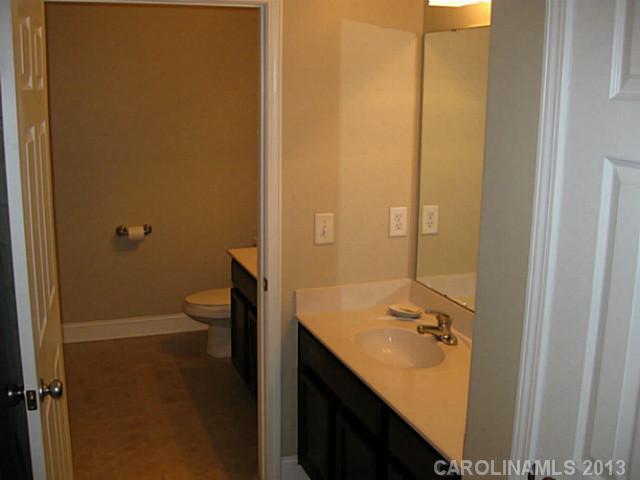 1000 East Woodlawn Road, Unit 413 Charlotte, NC 28209 - Photo 7 of 15
