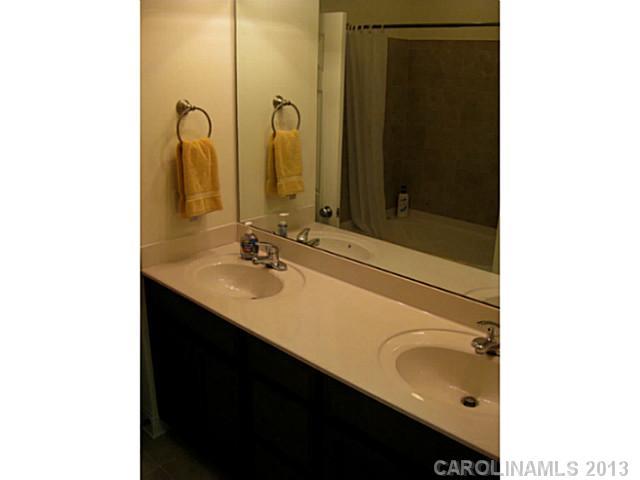 1000 East Woodlawn Road, Unit 413 Charlotte, NC 28209 - Photo 9 of 15