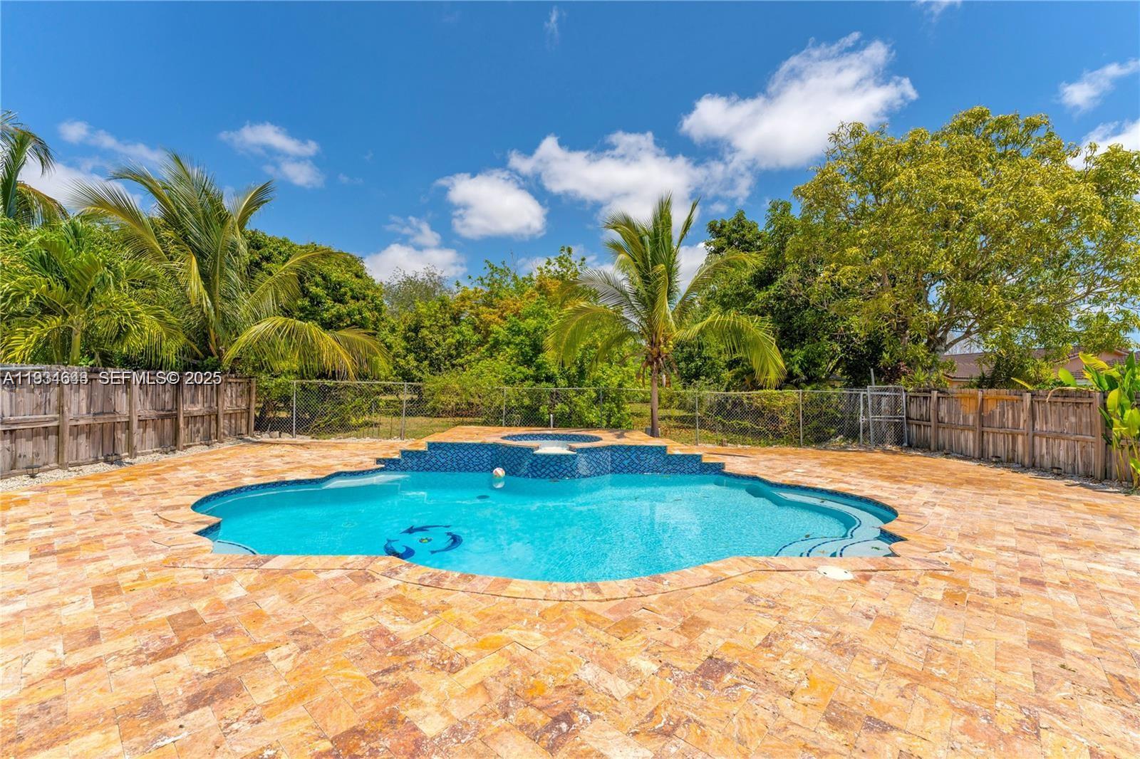 15519 Southwest 182nd Lane Miami, FL 33187 - Photo 15 of 39