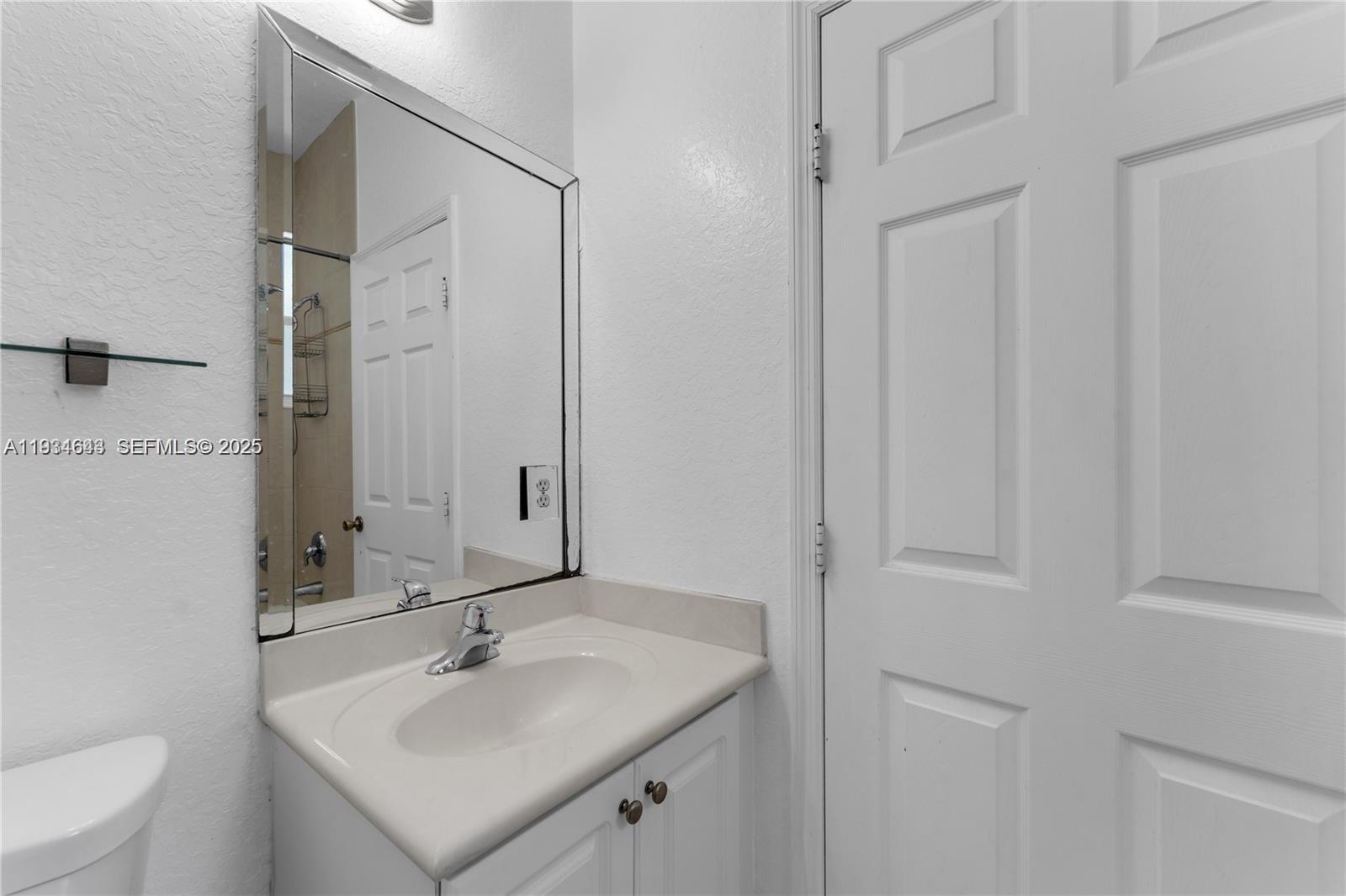 15519 Southwest 182nd Lane Miami, FL 33187 - Photo 23 of 39