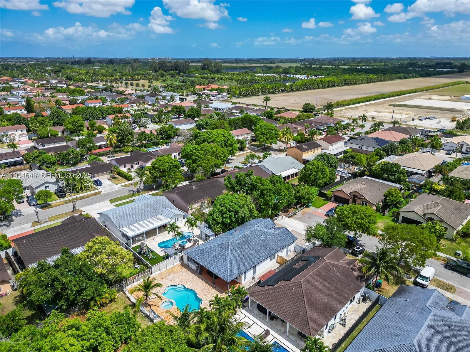 15519 Southwest 182nd Lane Miami, FL 33187 - Photo 3 of 39