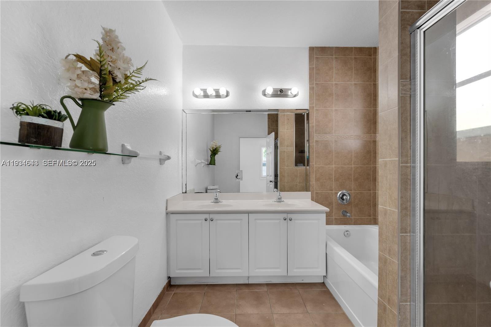 15519 Southwest 182nd Lane Miami, FL 33187 - Photo 36 of 39