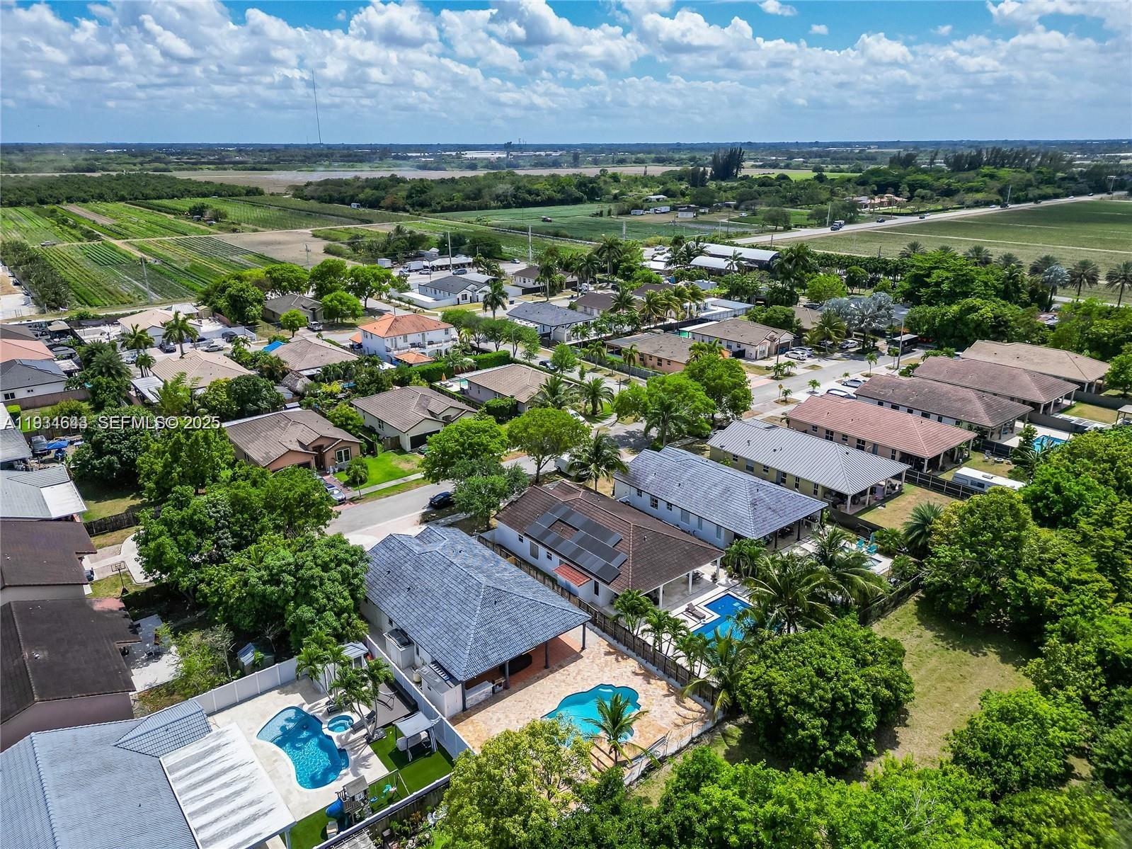 15519 Southwest 182nd Lane Miami, FL 33187 - Photo 5 of 39