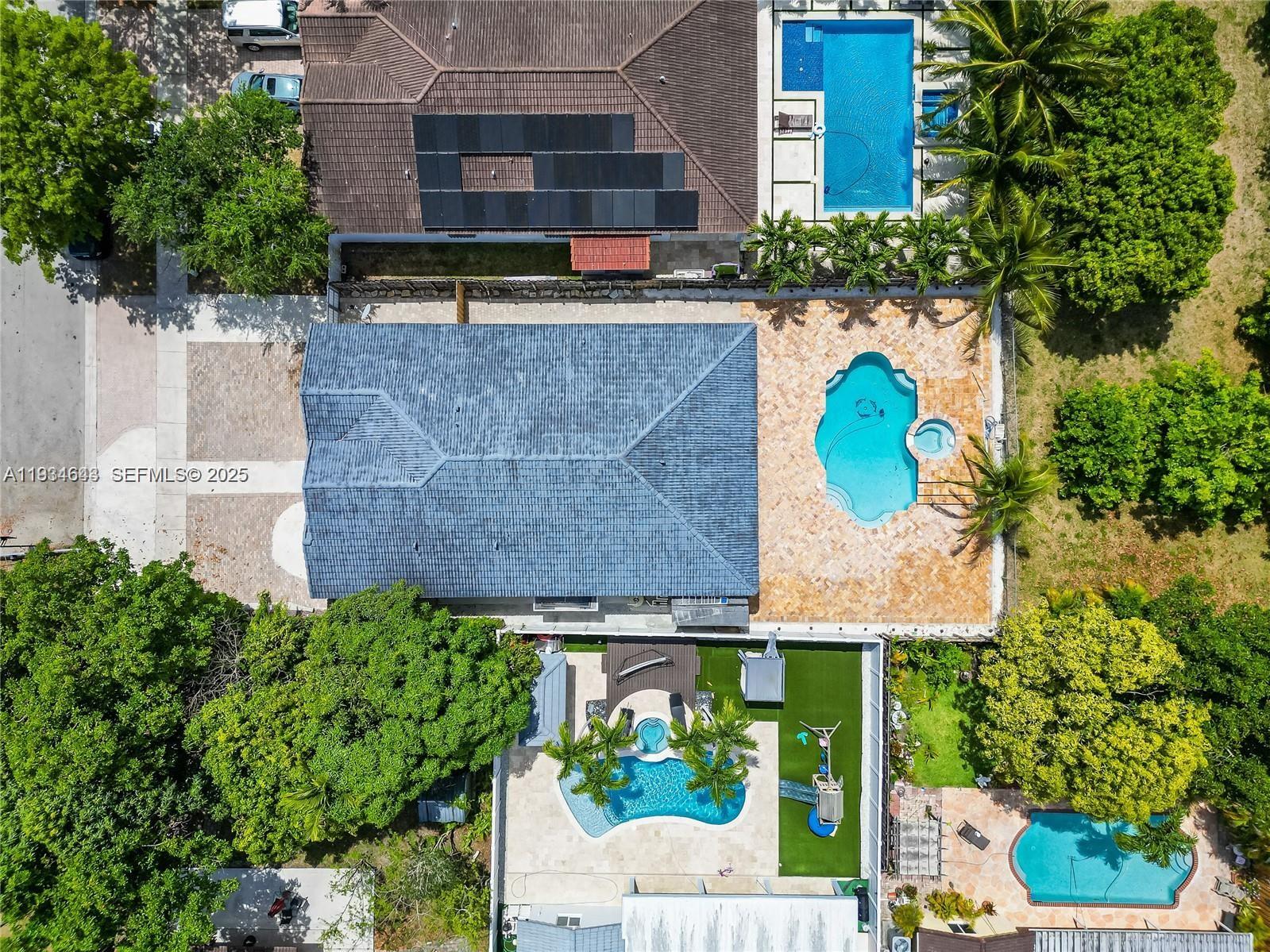 15519 Southwest 182nd Lane Miami, FL 33187 - Photo 6 of 39