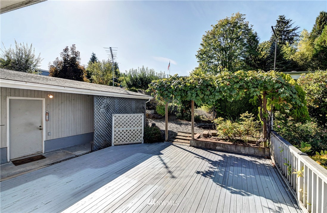 17225 119th Avenue Northeast Bothell, WA 98011 - Photo 17 of 24