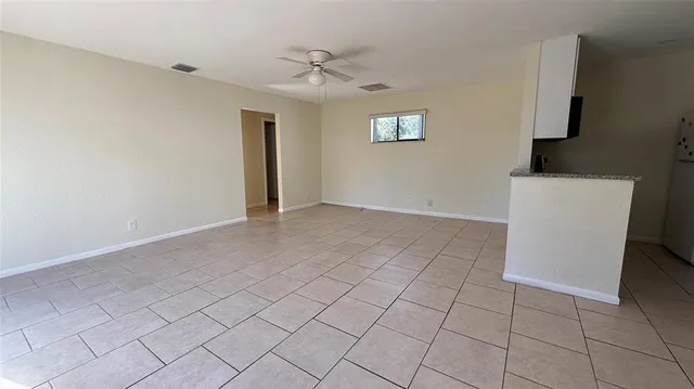 $2,000 | 10 Crossings Circle, Unit G, Boynton Beach, FL 33435
