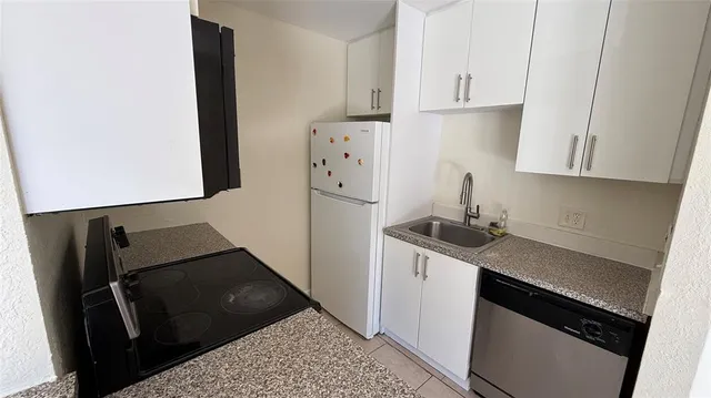 $2,000 | 10 Crossings Circle, Unit G, Boynton Beach, FL 33435